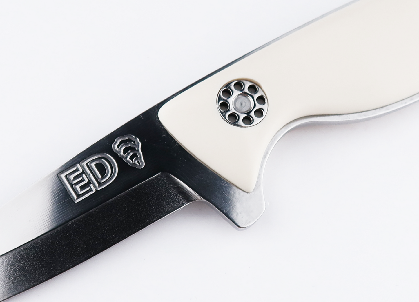 The Enduris Oyster Knife - White Ivory