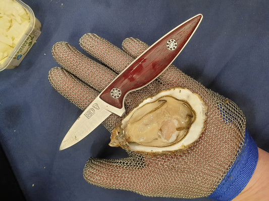 Should you wear gloves when shucking oysters?